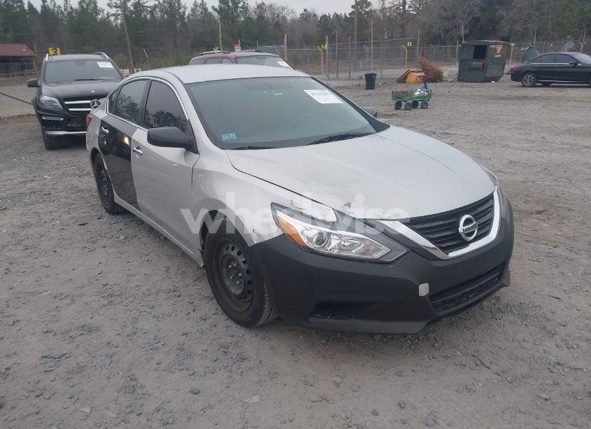 2018 Nissan Altima 2.5 S (VIN 1N4AL3AP7JC144921) main photo