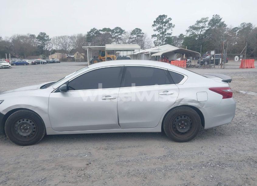Photo 14 of 2018 Nissan Altima 2.5 S (VIN 1N4AL3AP7JC144921)