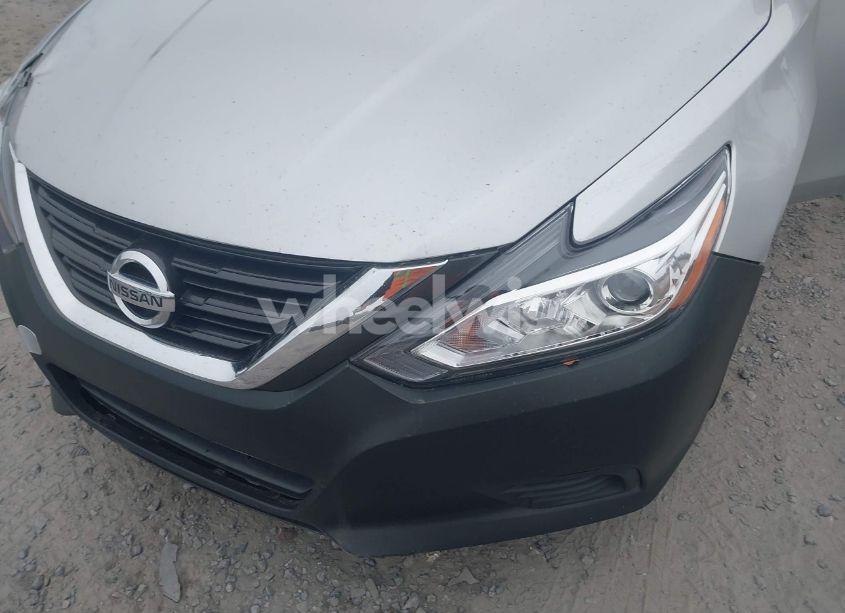 Photo 6 of 2018 Nissan Altima 2.5 S (VIN 1N4AL3AP7JC144921)