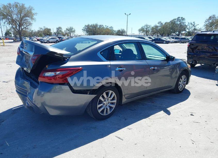 Photo 4 of 2018 Nissan Altima 2.5 S (VIN 1N4AL3AP7JC146670)