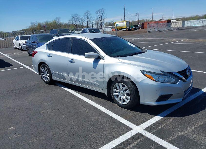 2018 Nissan Altima 2.5 S (VIN 1N4AL3AP7JC147656) main photo