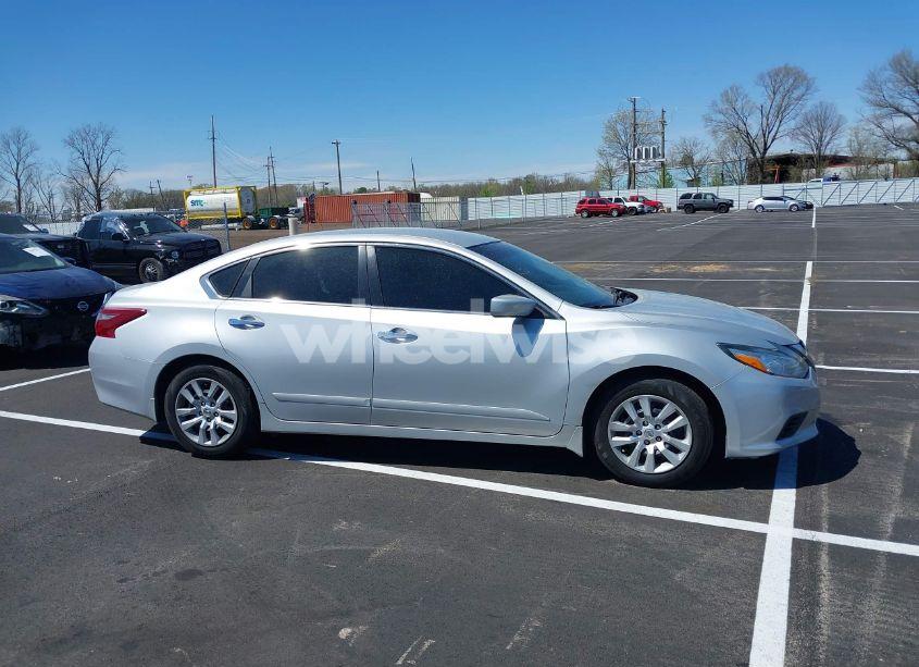 Photo 13 of 2018 Nissan Altima 2.5 S (VIN 1N4AL3AP7JC147656)
