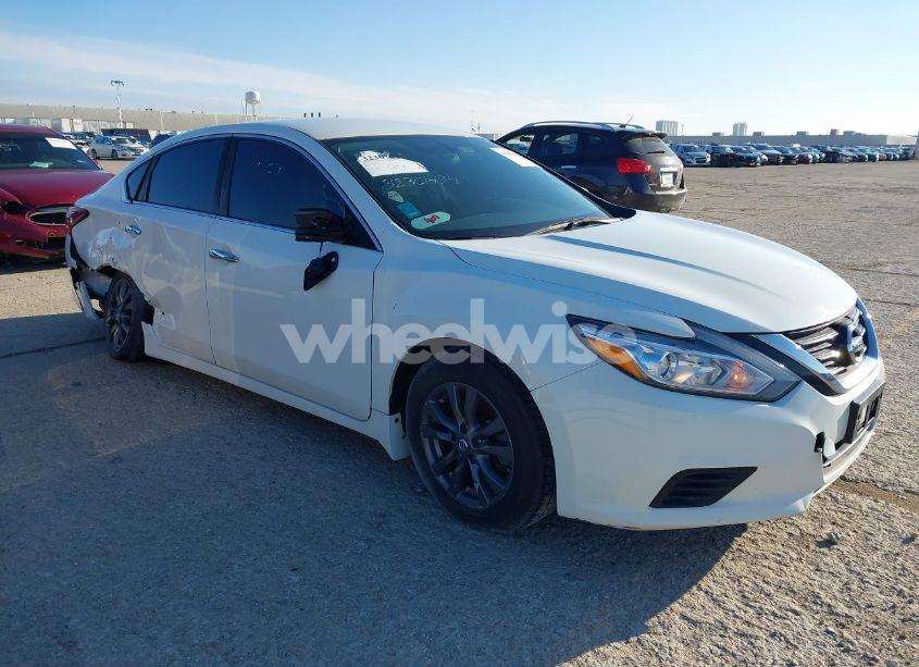 2018 Nissan Altima 2.5 S (VIN 1N4AL3AP7JC156082) main photo