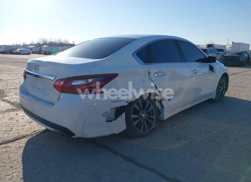Photo 4 of 2018 Nissan Altima 2.5 S (VIN 1N4AL3AP7JC156082)