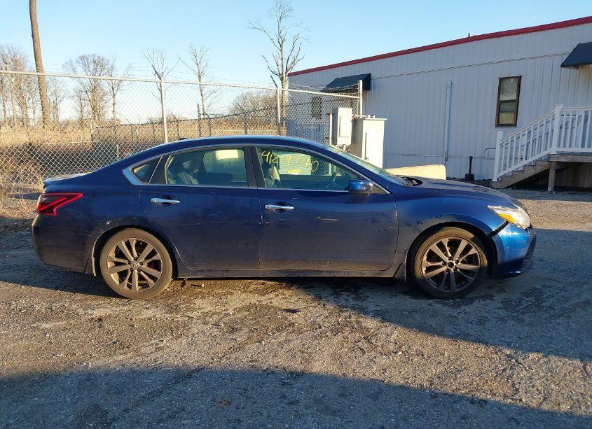 Photo 13 of 2018 Nissan Altima 2.5 SR (VIN 1N4AL3AP7JC158673)