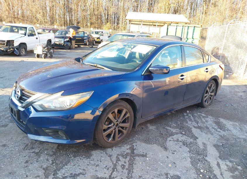 Photo 2 of 2018 Nissan Altima 2.5 SR (VIN 1N4AL3AP7JC158673)