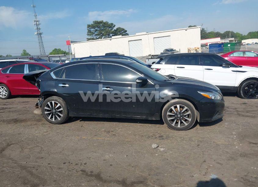 Photo 12 of 2018 Nissan Altima 2.5 SL (VIN 1N4AL3AP7JC164795)