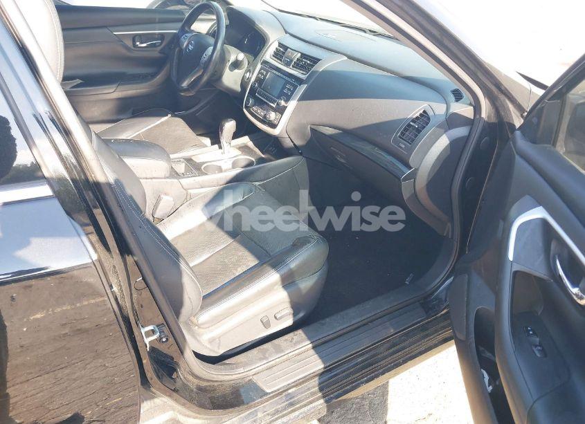 Photo 5 of 2018 Nissan Altima 2.5 SL (VIN 1N4AL3AP7JC164795)