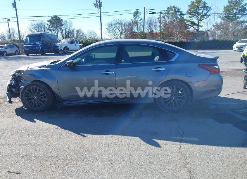 Photo 14 of 2018 Nissan Altima 2.5 SR (VIN 1N4AL3AP7JC166675)