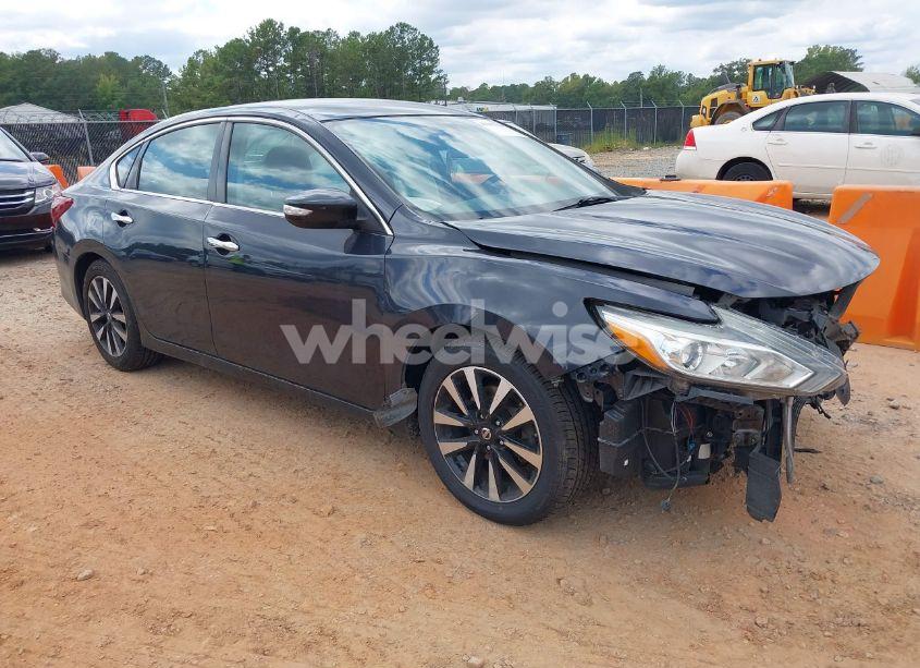 2018 Nissan Altima 2.5 SL (VIN 1N4AL3AP7JC168006) main photo