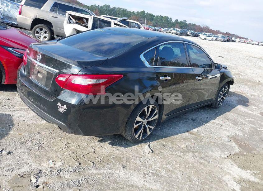 Photo 4 of 2018 Nissan Altima 2.5 S (VIN 1N4AL3AP7JC170144)