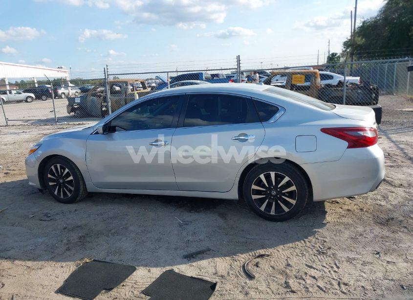 Photo 14 of 2018 Nissan Altima 2.5 SV (VIN 1N4AL3AP7JC181015)
