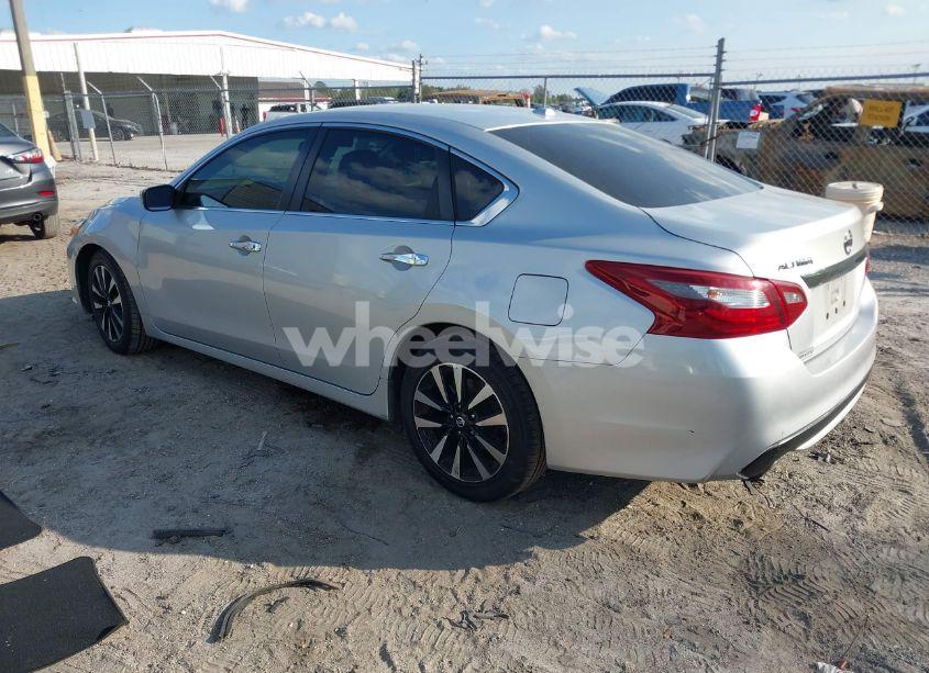 Photo 3 of 2018 Nissan Altima 2.5 SV (VIN 1N4AL3AP7JC181015)