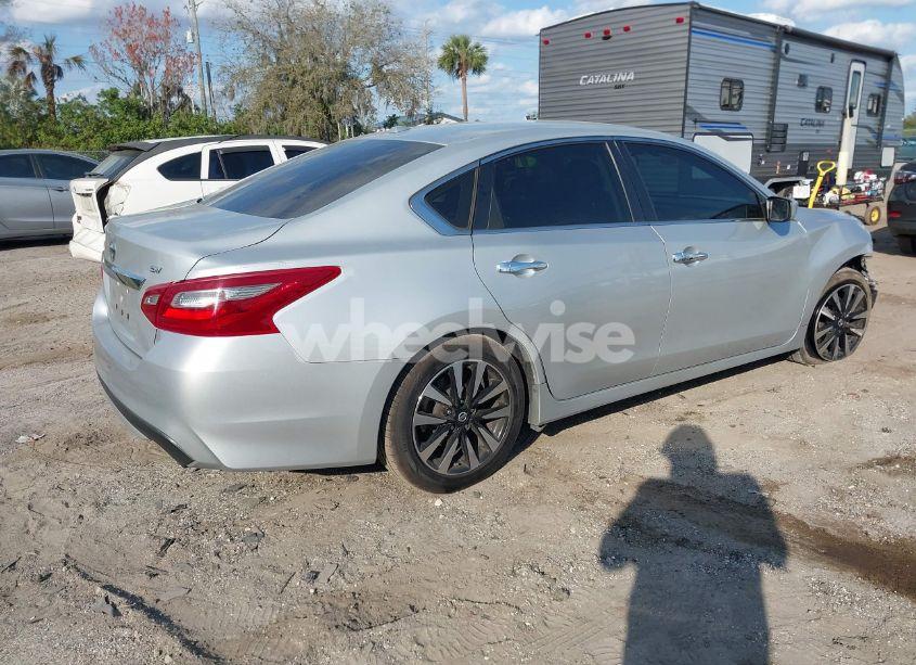 Photo 4 of 2018 Nissan Altima 2.5 SV (VIN 1N4AL3AP7JC181015)