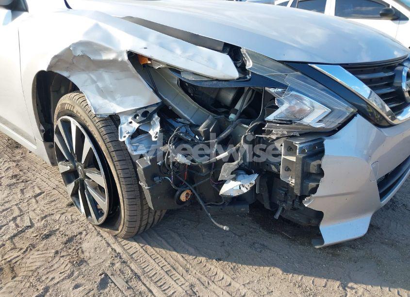 Photo 6 of 2018 Nissan Altima 2.5 SV (VIN 1N4AL3AP7JC181015)