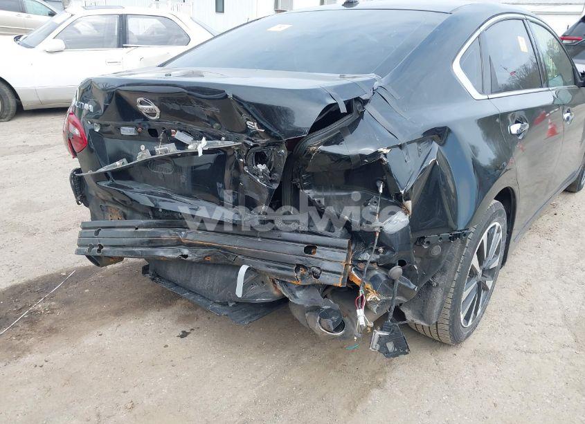 Photo 6 of 2018 Nissan Altima 2.5 SL (VIN 1N4AL3AP7JC182231)