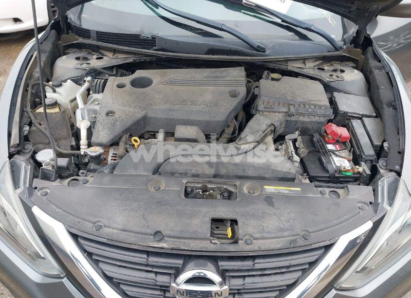 Photo 10 of 2018 Nissan Altima 2.5 SR (VIN 1N4AL3AP7JC184397)