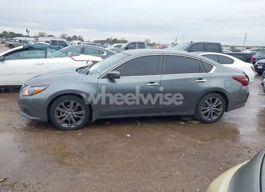 Photo 14 of 2018 Nissan Altima 2.5 SR (VIN 1N4AL3AP7JC184397)