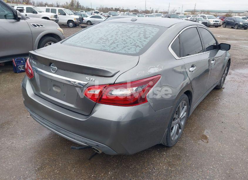 Photo 4 of 2018 Nissan Altima 2.5 SR (VIN 1N4AL3AP7JC184397)
