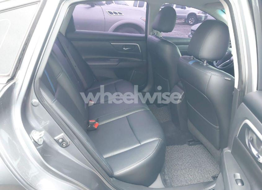 Photo 8 of 2018 Nissan Altima 2.5 SR (VIN 1N4AL3AP7JC184397)