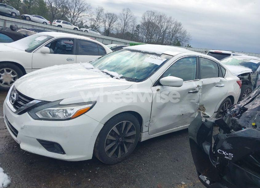 Photo 14 of 2018 Nissan Altima 2.5 SV (VIN 1N4AL3AP7JC190166)
