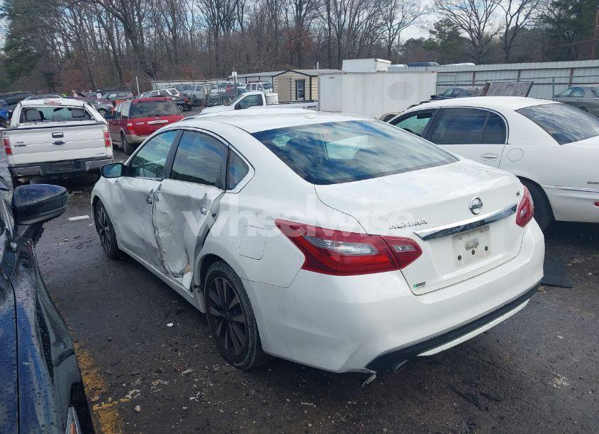 Photo 3 of 2018 Nissan Altima 2.5 SV (VIN 1N4AL3AP7JC190166)