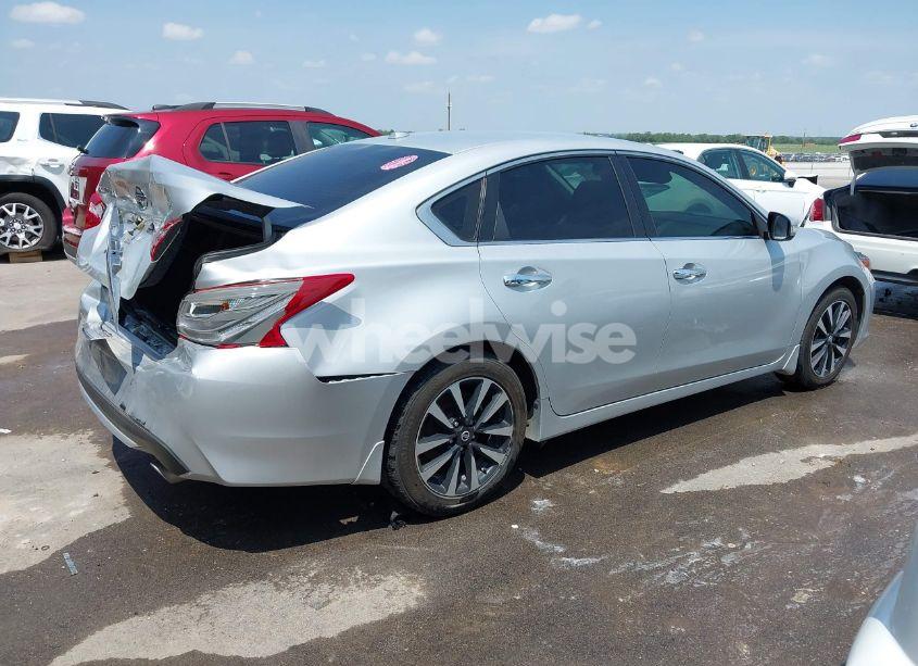 Photo 4 of 2018 Nissan Altima 2.5 SL (VIN 1N4AL3AP7JC190670)