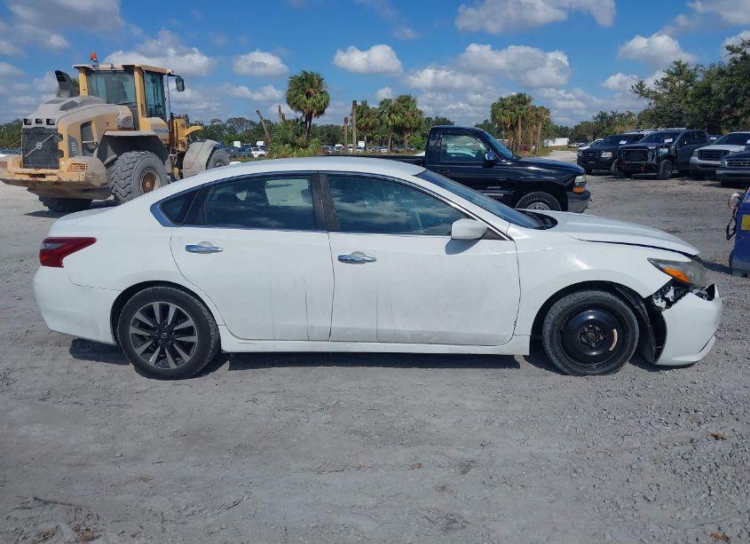 Photo 13 of 2018 Nissan Altima 2.5 SV (VIN 1N4AL3AP7JC192712)