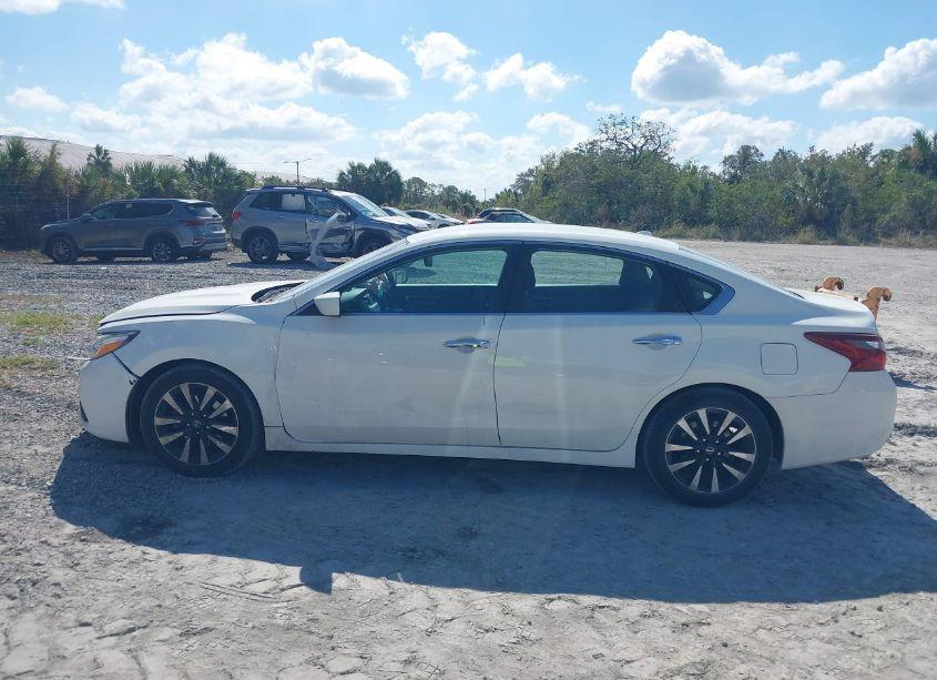Photo 14 of 2018 Nissan Altima 2.5 SV (VIN 1N4AL3AP7JC192712)