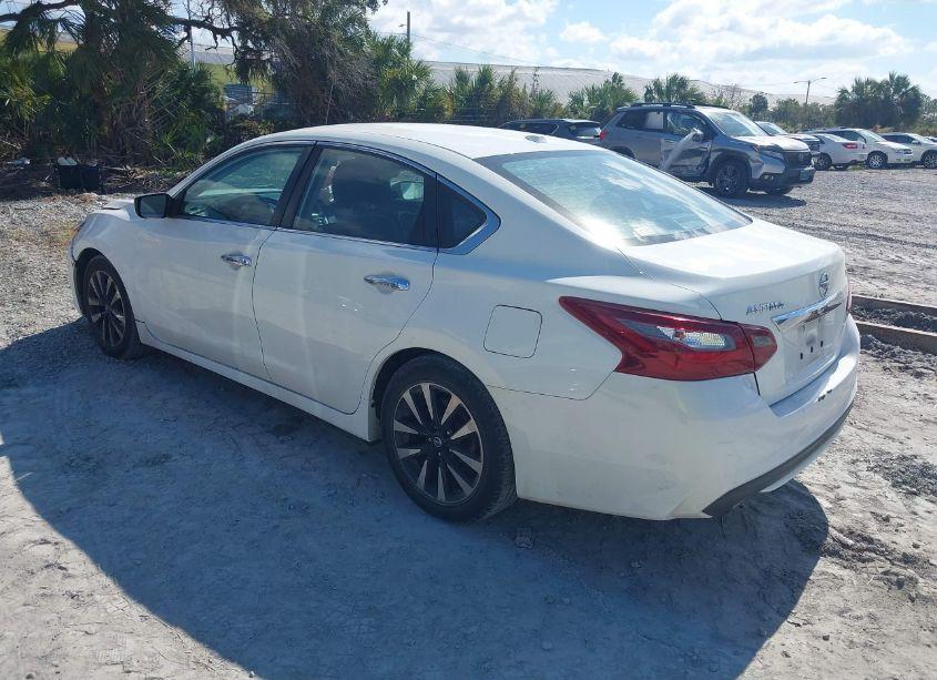 Photo 3 of 2018 Nissan Altima 2.5 SV (VIN 1N4AL3AP7JC192712)