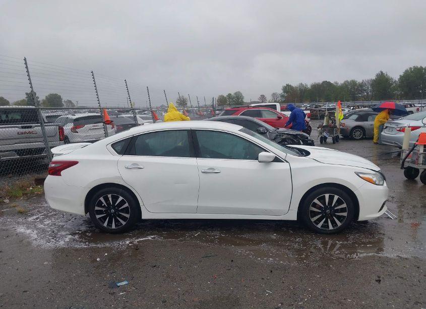 Photo 13 of 2018 Nissan Altima 2.5 SV (VIN 1N4AL3AP7JC196078)