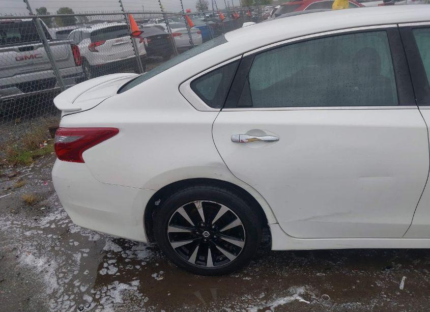 Photo 17 of 2018 Nissan Altima 2.5 SV (VIN 1N4AL3AP7JC196078)
