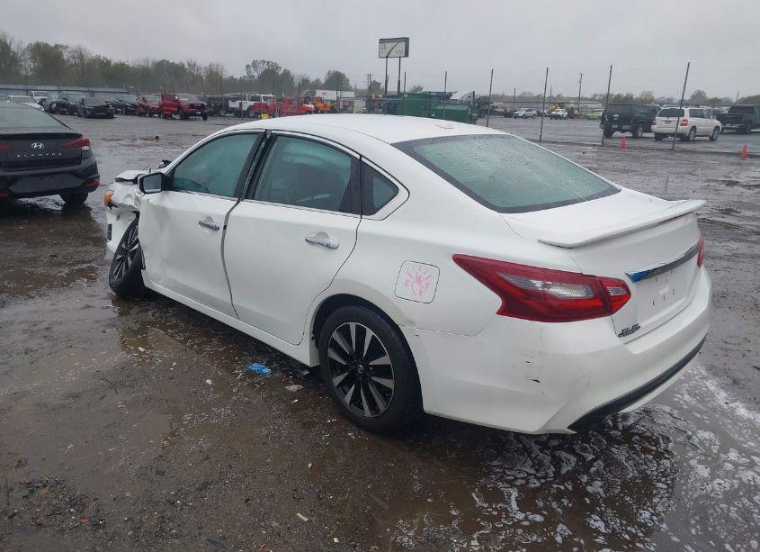 Photo 3 of 2018 Nissan Altima 2.5 SV (VIN 1N4AL3AP7JC196078)