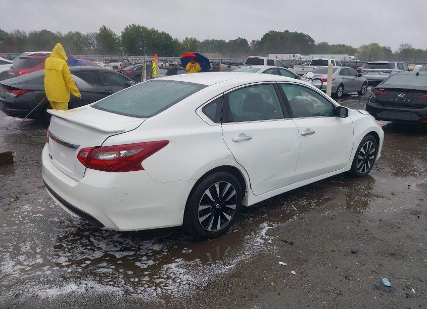 Photo 4 of 2018 Nissan Altima 2.5 SV (VIN 1N4AL3AP7JC196078)