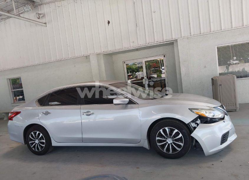 Photo 14 of 2018 Nissan Altima 2.5 S (VIN 1N4AL3AP7JC211033)