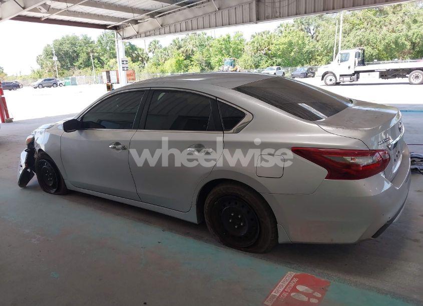 Photo 15 of 2018 Nissan Altima 2.5 S (VIN 1N4AL3AP7JC211033)