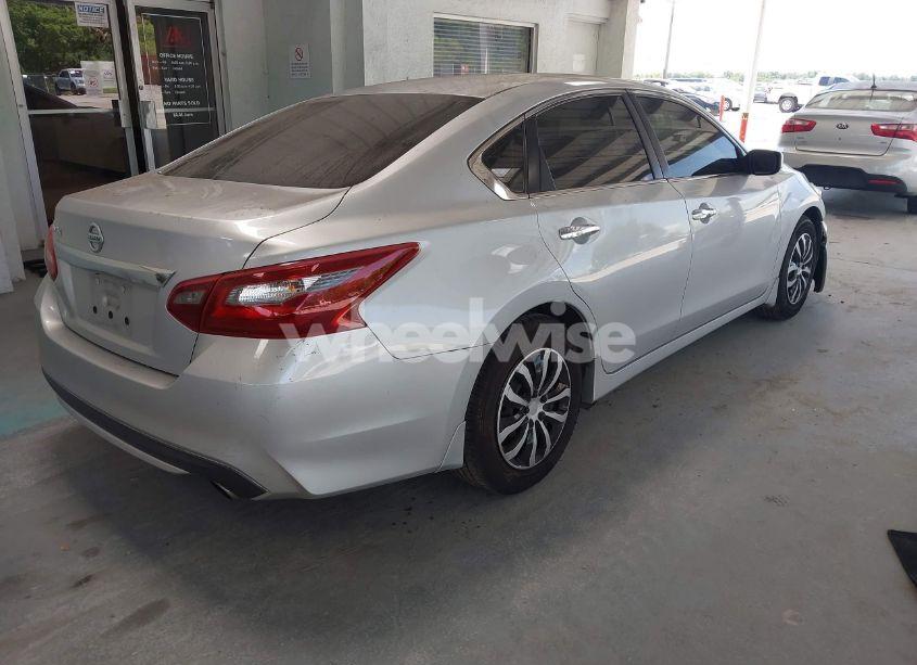 Photo 4 of 2018 Nissan Altima 2.5 S (VIN 1N4AL3AP7JC211033)