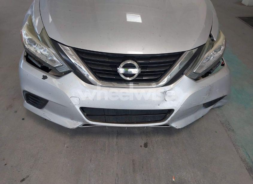 Photo 6 of 2018 Nissan Altima 2.5 S (VIN 1N4AL3AP7JC211033)