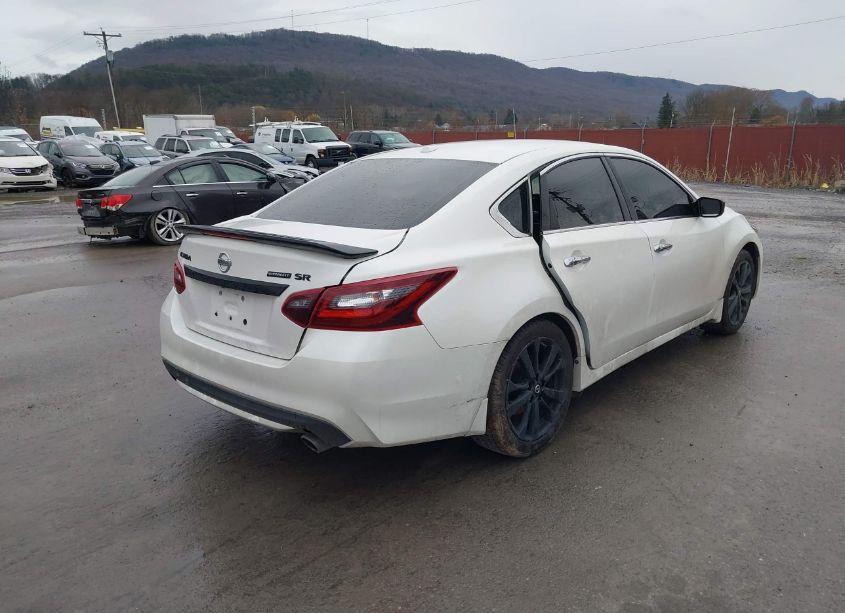 Photo 4 of 2018 Nissan Altima 2.5 SR (VIN 1N4AL3AP7JC211257)