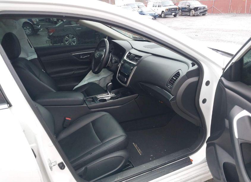 Photo 5 of 2018 Nissan Altima 2.5 SR (VIN 1N4AL3AP7JC211257)