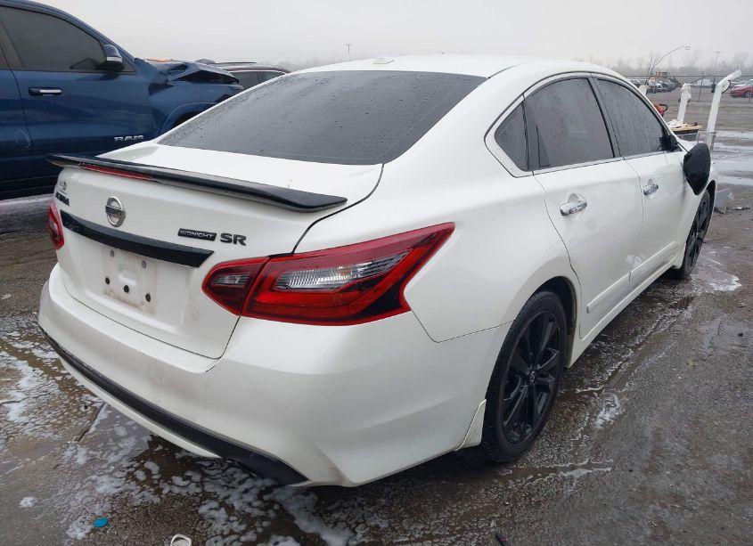 Photo 4 of 2018 Nissan Altima 2.5 SR (VIN 1N4AL3AP7JC222405)