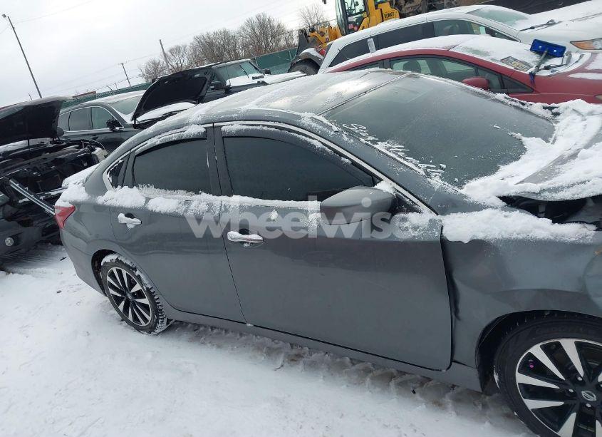 Photo 13 of 2018 Nissan Altima 2.5 SV (VIN 1N4AL3AP7JC223554)