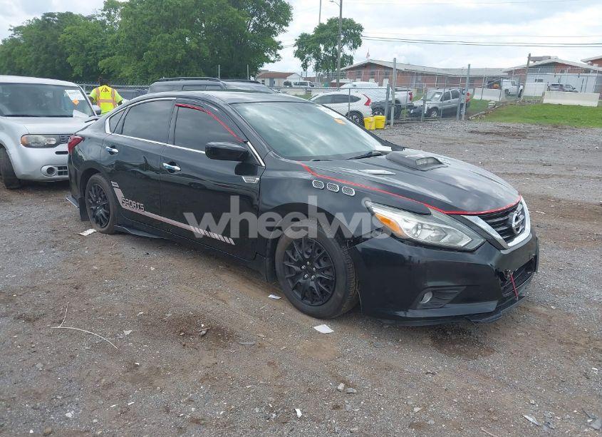 2018 Nissan Altima 2.5 S (VIN 1N4AL3AP7JC225384) main photo