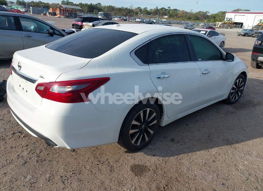 Photo 4 of 2018 Nissan Altima 2.5 SL (VIN 1N4AL3AP7JC235011)