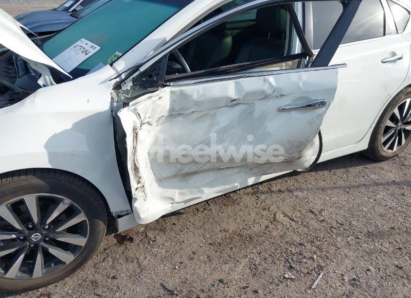 Photo 6 of 2018 Nissan Altima 2.5 SL (VIN 1N4AL3AP7JC235011)