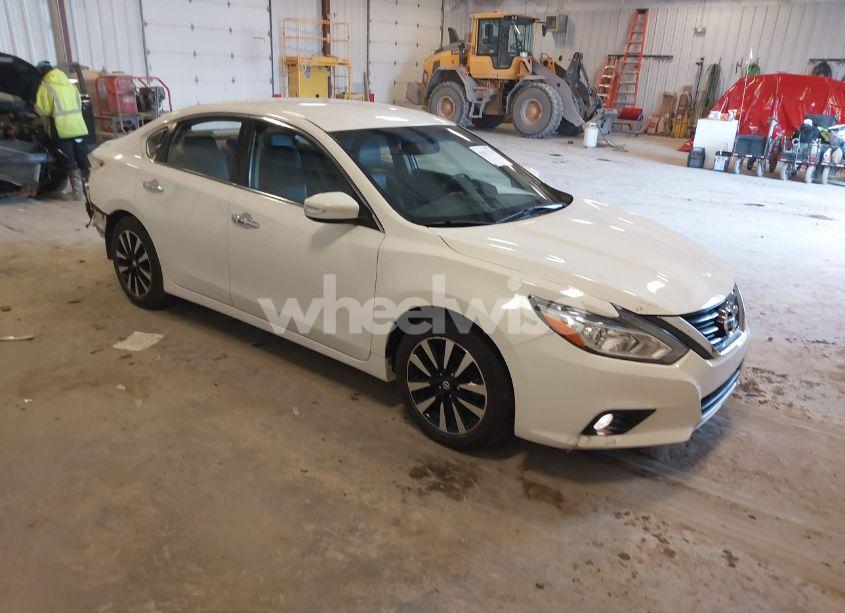 2018 Nissan Altima 2.5 SL (VIN 1N4AL3AP7JC239057) main photo