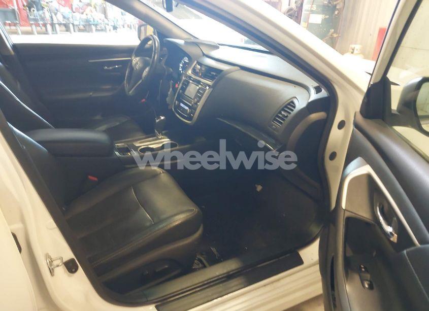 Photo 5 of 2018 Nissan Altima 2.5 SL (VIN 1N4AL3AP7JC239057)