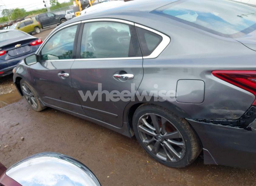 Photo 14 of 2018 Nissan Altima 2.5 SR (VIN 1N4AL3AP7JC239964)