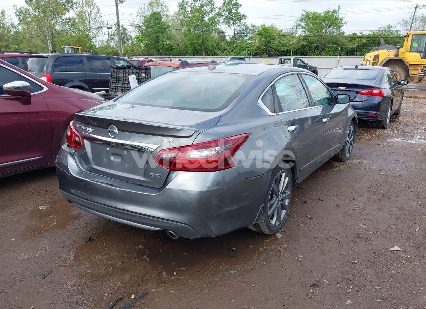 Photo 4 of 2018 Nissan Altima 2.5 SR (VIN 1N4AL3AP7JC239964)