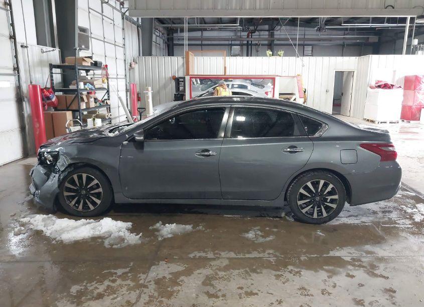 Photo 14 of 2018 Nissan Altima 2.5 SL (VIN 1N4AL3AP7JC244484)